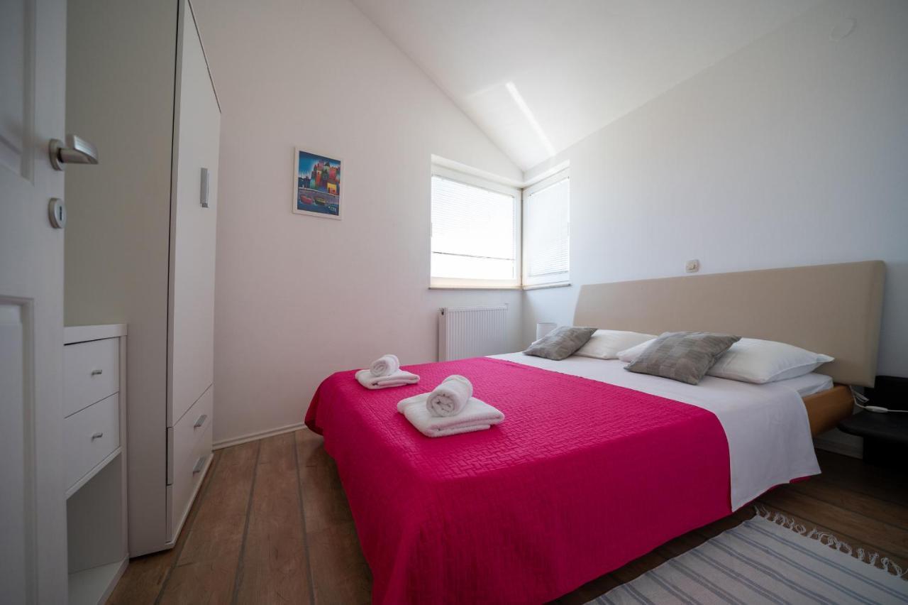 Apartments A&T Sukošan Esterno foto
