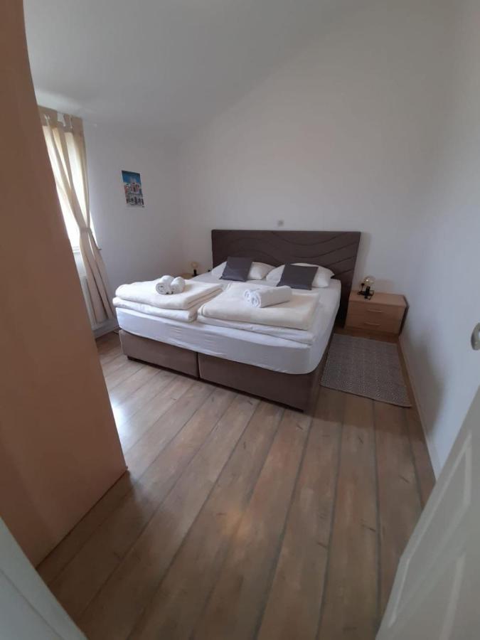 Apartments A&T Sukošan Esterno foto