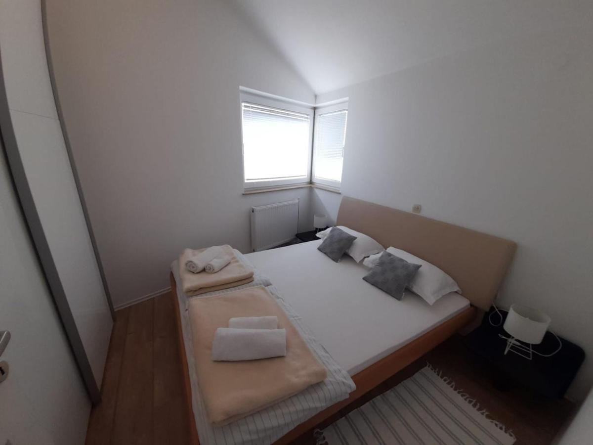 Apartments A&T Sukošan Esterno foto